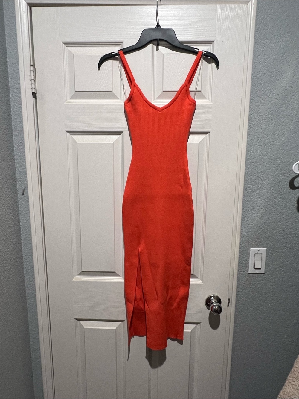 Windsor Bright Orange V-Neck Sleeveless Midi Dress